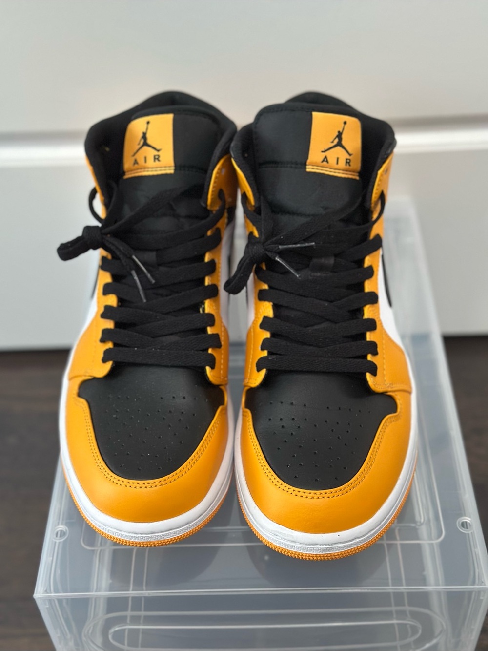 Jordan 1 Mid - Black/Yellow Size 10.5